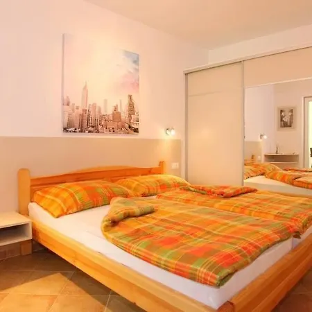 Mozart Apartment *